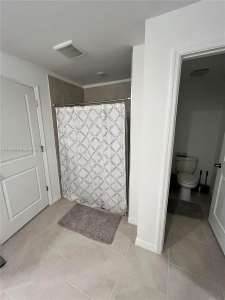 Furnished interior view inside a new home in , Lehigh Acres (Image 4).