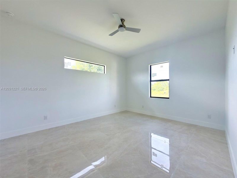 Spacious, unfurnished interior of a new home in , Lehigh Acres (Image 17).