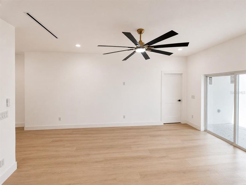 Spacious, unfurnished interior of a new home in , Brooksville (Image 11).