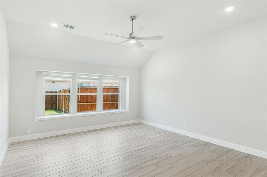 Spacious, unfurnished interior of a new home in Hayes Crossing, Midlothian (Image 28).