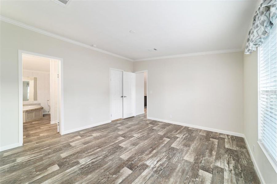 Spacious, unfurnished interior of a new home in , Ocala (Image 13).