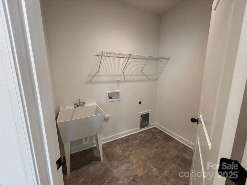 Spacious, unfurnished interior of a new home in Brighton Park, Mount Pleasant (Image 21).