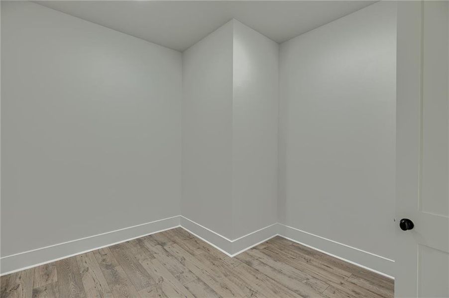 Spacious, unfurnished interior of a new home in , Statham (Image 34).