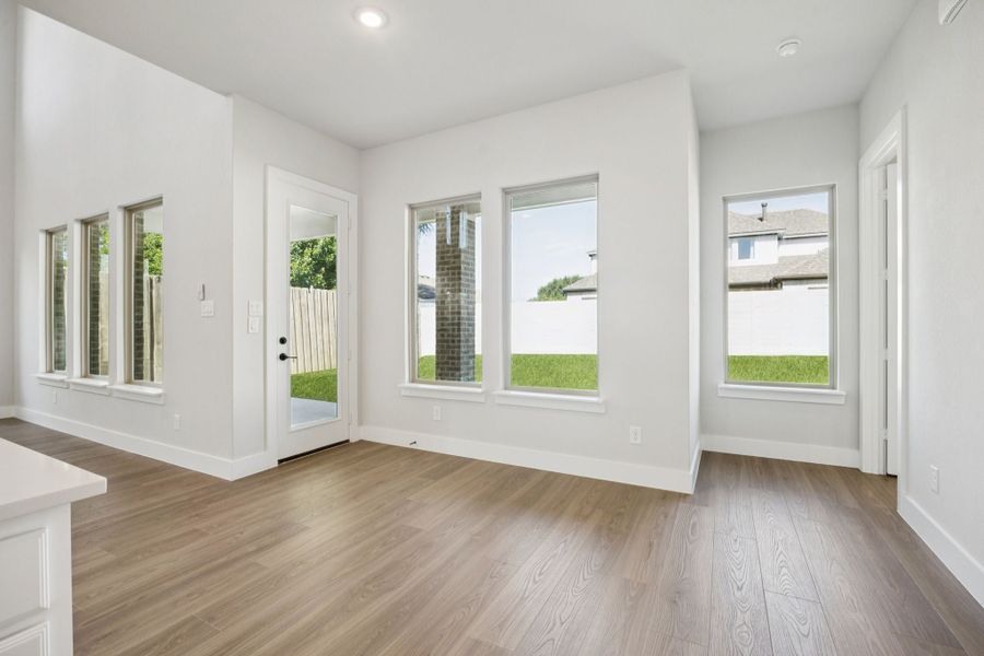 Spacious, unfurnished interior of a new home in Painted Tree Lakeside, McKinney (Image 22).