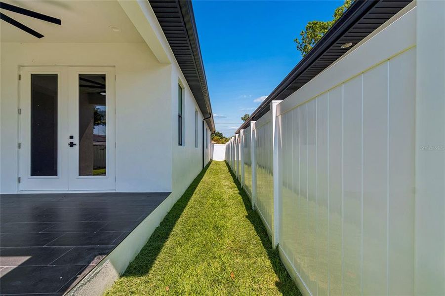 Exterior details and patio area of a home in , Tampa (Image 42).