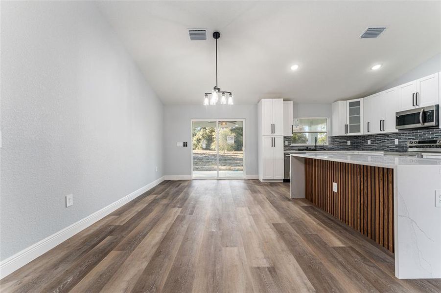 Spacious, unfurnished interior of a new home in , Dunnellon (Image 43).