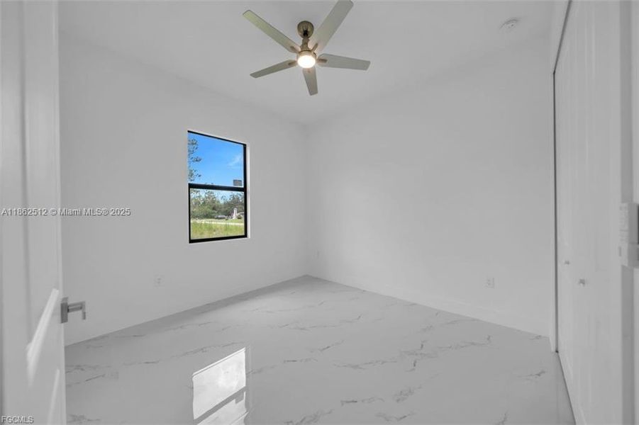 Spacious, unfurnished interior of a new home in , Lehigh Acres (Image 10).