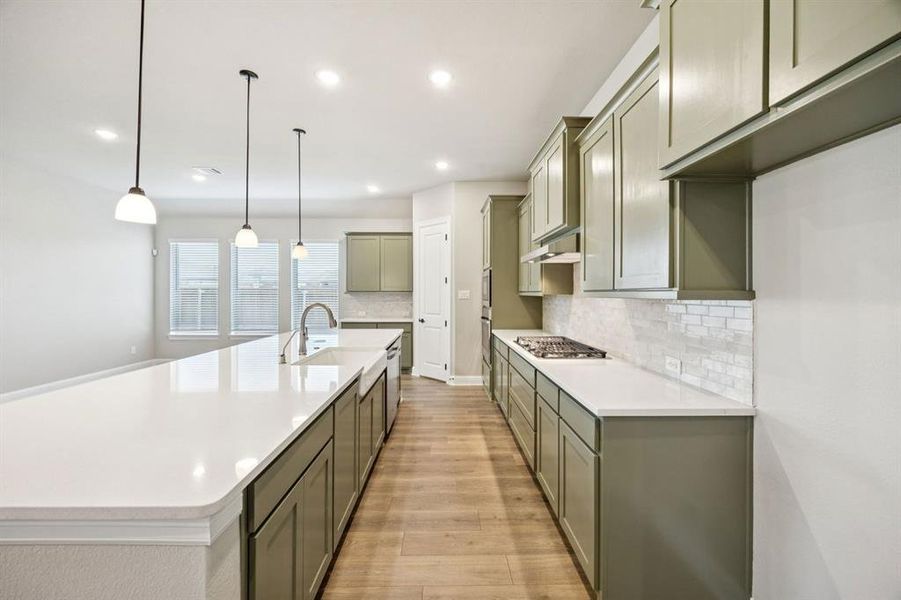 8-1009Goldenrod_008 8-1009Goldenrod_008