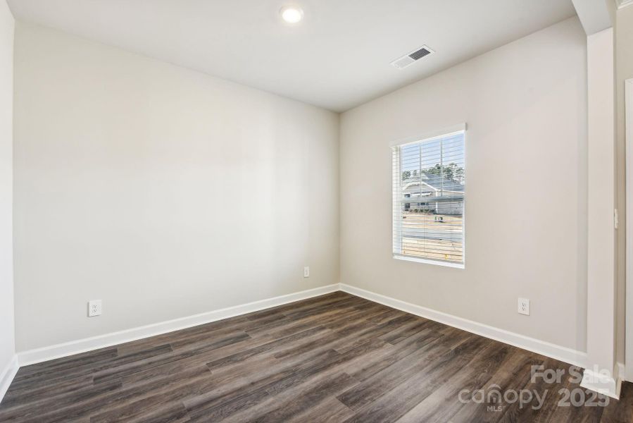 Photo is not of the actual home, but is an inspirational photo of builder’s model home and may depict options, furnishings, and/or decorator features that are not included Photo is not of the actual home, but is an inspirational photo of builder’s model home and may depict options, furnishings, and/or decorator features that are not included