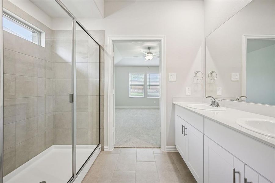 Furnished interior view inside a new home in Westmoor, Sherman (Image 11).