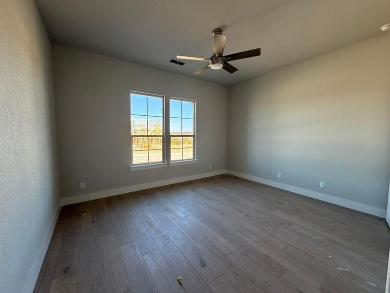 Spacious, unfurnished interior of a new home in Eagle Ridge Estates, Weatherford (Image 5).