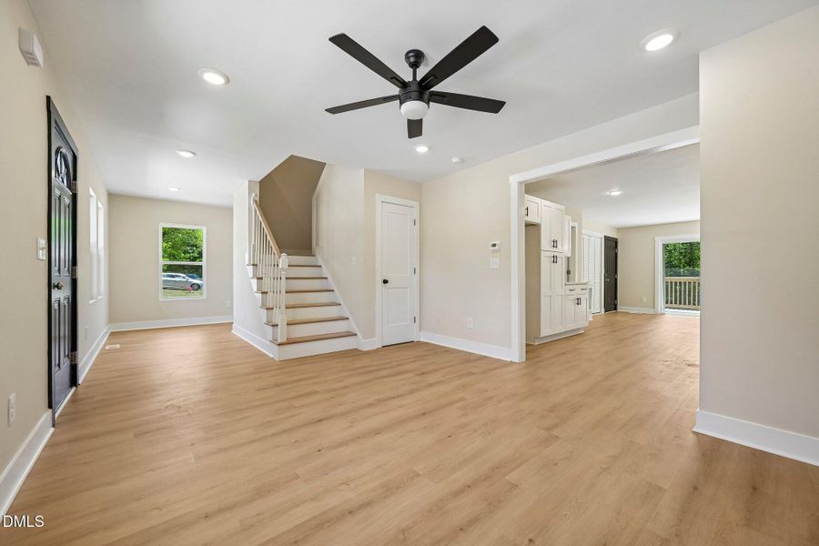 6-web-or-mls-Berwyn Ave-S1405-006