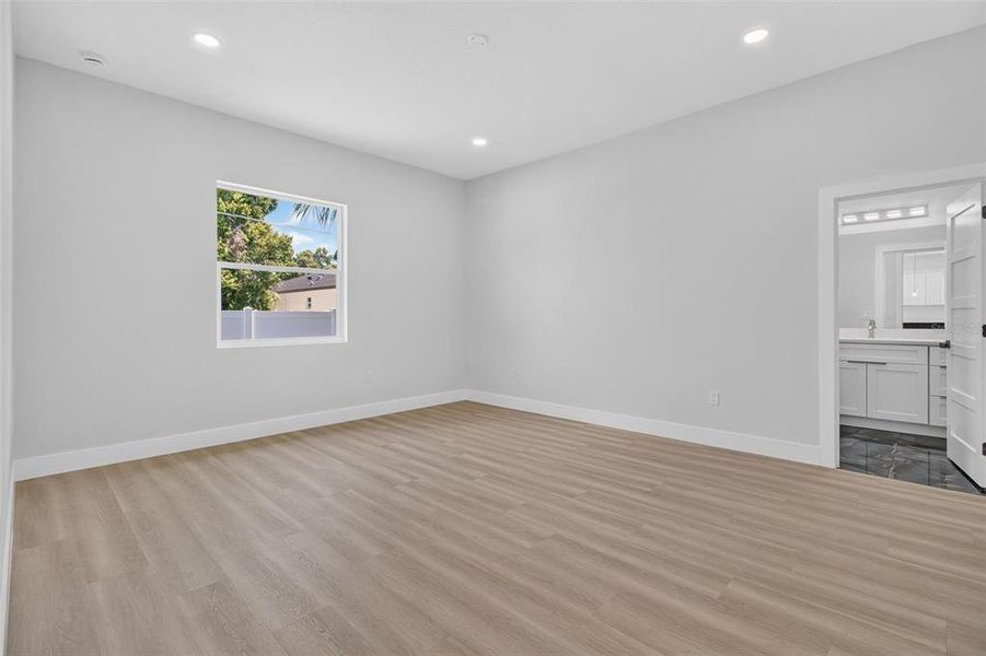 Spacious, unfurnished interior of a new home in , Pinellas Park (Image 40).