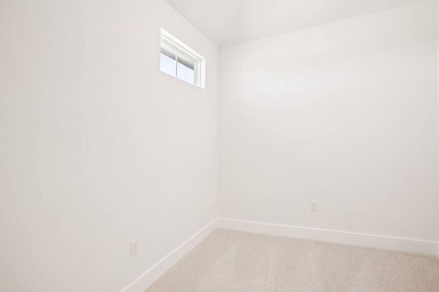 Spacious, unfurnished interior of a new home in Persimmon, Buda (Image 22).