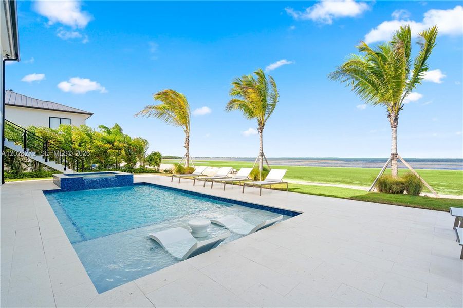 Exterior details and patio area of a home in , Marathon (Image 30).