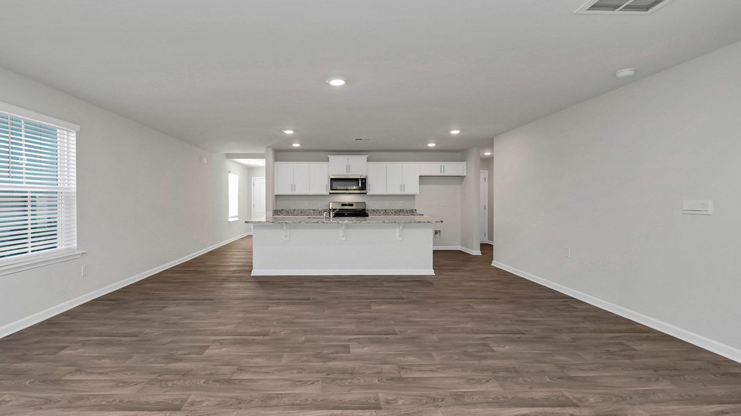 Spacious, unfurnished interior of a new home in Gates Village, Lugoff (Image 14).