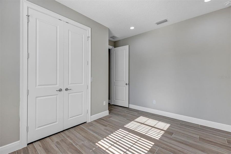 Spacious, unfurnished interior of a new home in , Summerfield (Image 25).
