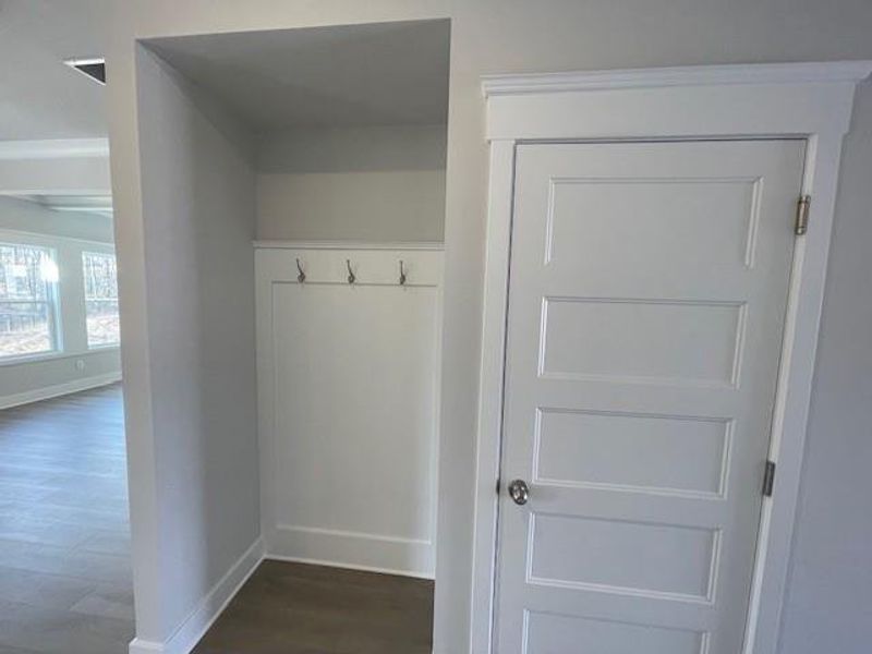 Spacious, unfurnished interior of a new home in Ponderosa Farms Estates, Gainesville (Image 16).