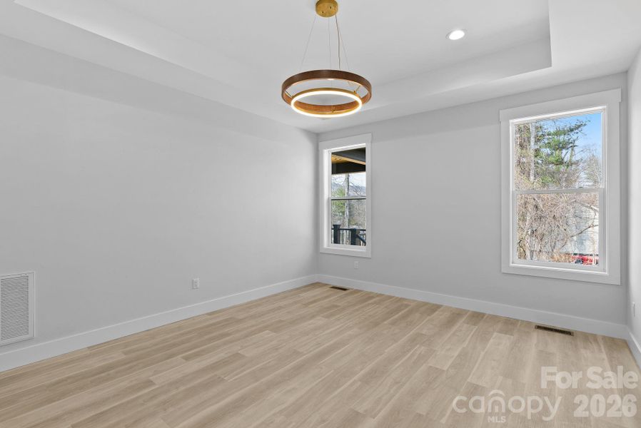Spacious, unfurnished interior of a new home in , Asheville (Image 27).