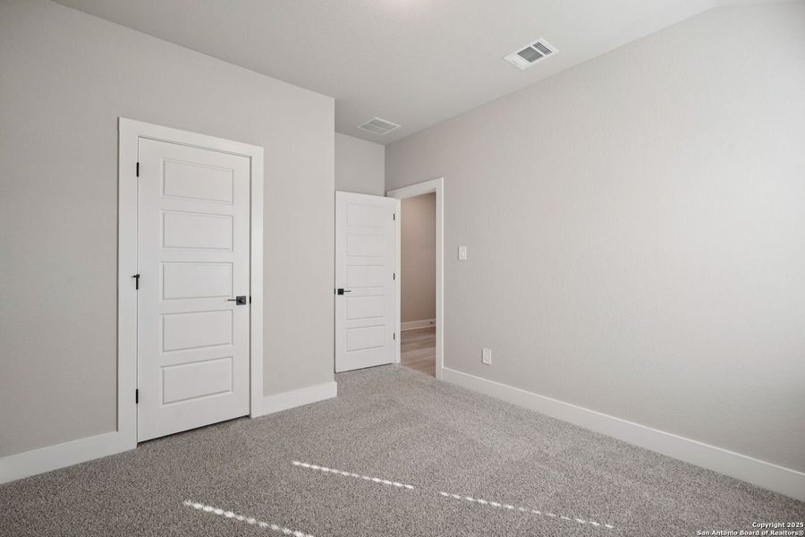 Spacious, unfurnished interior of a new home in Carmel Ranch, Schertz (Image 33). Spacious, unfurnished interior of a new home in Carmel Ranch, Schertz (Image 33).