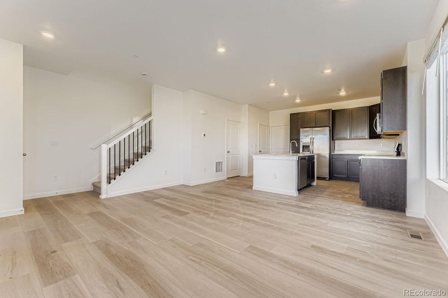 Spacious, unfurnished interior of a new home in , Centennial (Image 8).