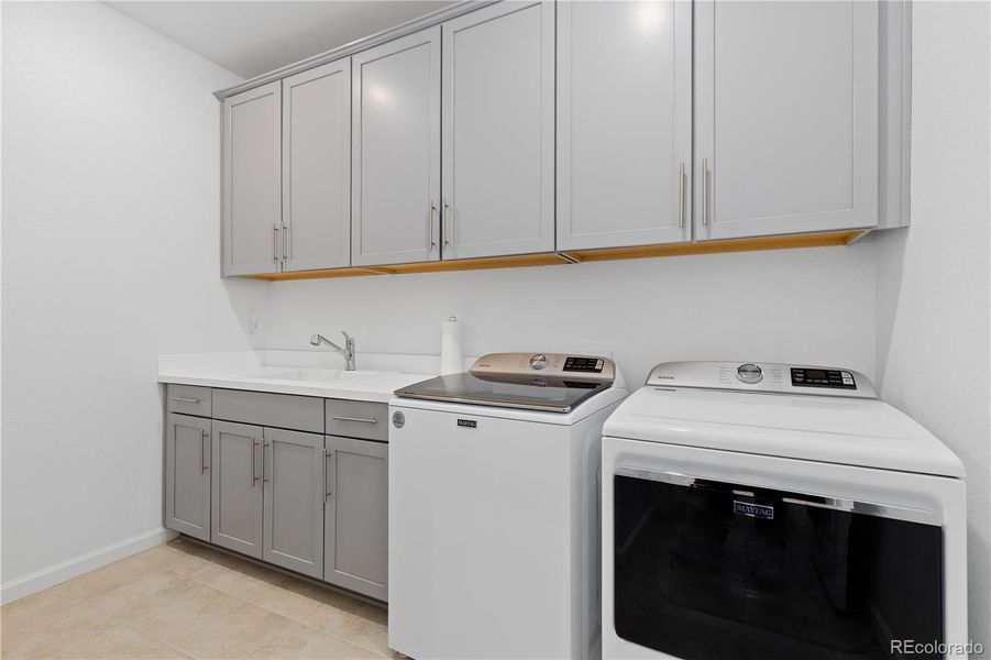 Furnished interior view inside a new home in Looking Glass, Parker (Image 35).