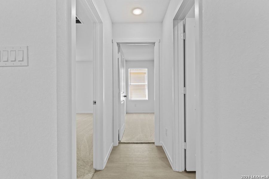 Spacious, unfurnished interior of a new home in Friendship Oaks, Fredericksburg (Image 12).