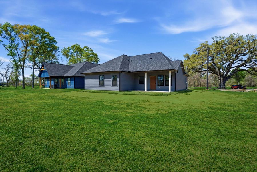 Exterior details and patio area of a home in , West Columbia (Image 3).