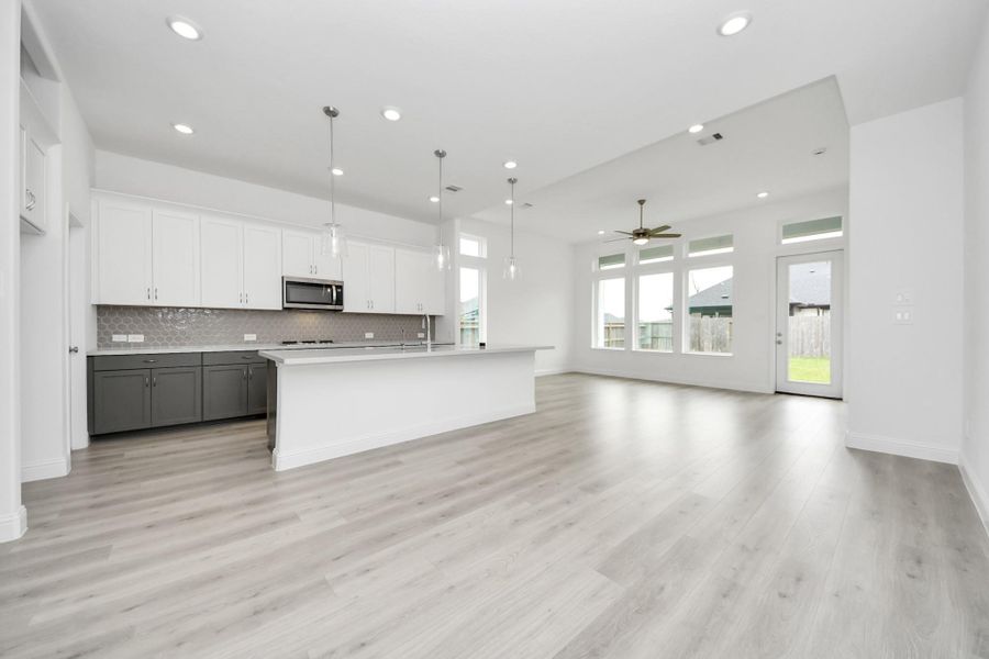 Spacious, unfurnished interior of a new home in , Missouri City (Image 37).