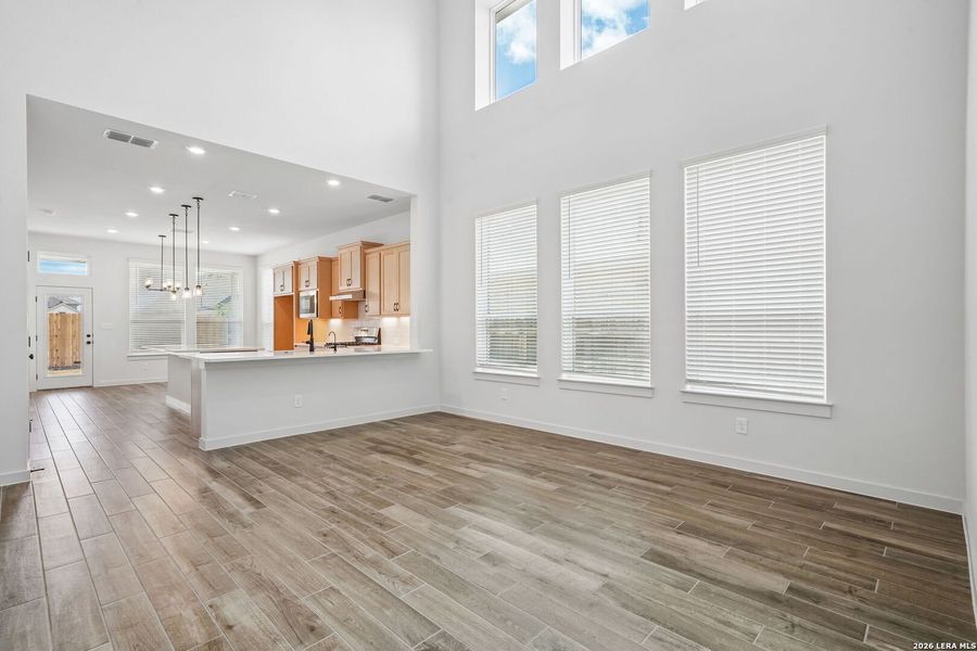 Spacious, unfurnished interior of a new home in Legacy at Lake Dunlap, New Braunfels (Image 13).