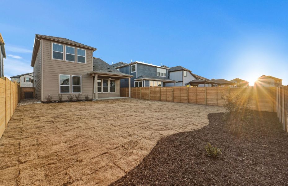 Exterior details and patio area of a home in Horizon Lake, Leander (Image 27).