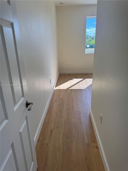 Spacious, unfurnished interior of a new home in , Port Charlotte (Image 15).