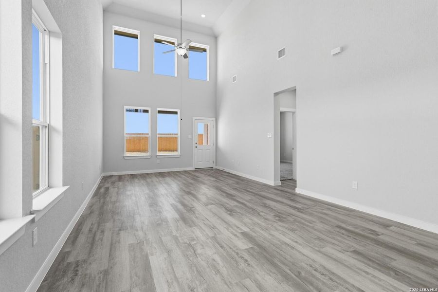 Spacious, unfurnished interior of a new home in Red Hawk Landing, San Antonio (Image 17).