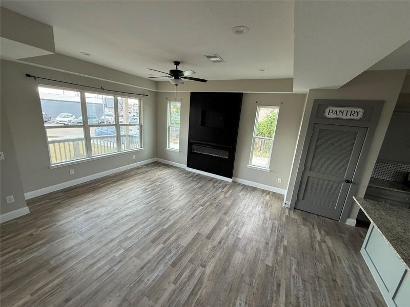 Spacious, unfurnished interior of a new home in , Pasadena (Image 28).