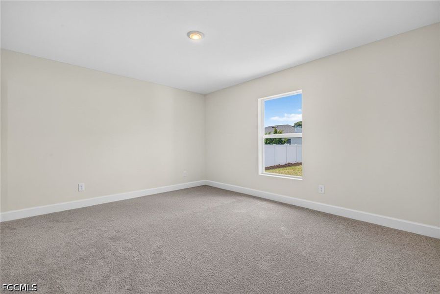 Spacious, unfurnished interior of a new home in Cape Coral, Cape Coral (Image 19).