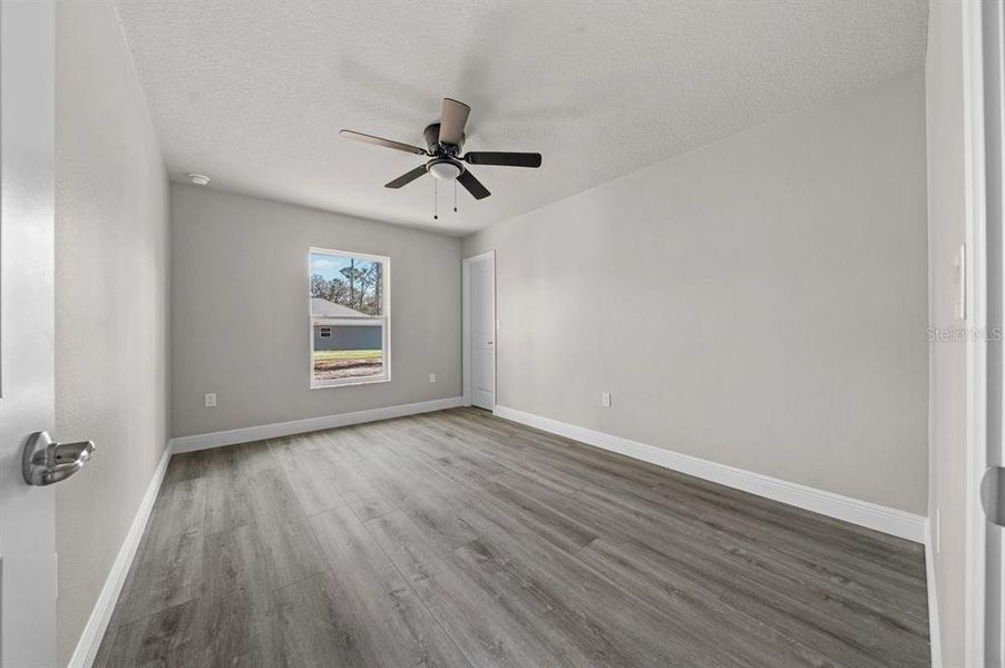 Spacious, unfurnished interior of a new home in , Citrus Springs (Image 25).