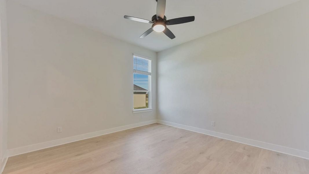 Representative unfurnished interior of a home built from the Franklin by Chesmar Homes in Feathergrass, Florence (Image 21).