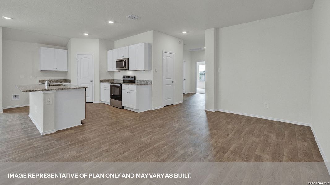 Spacious, unfurnished interior of a new home in Arroyo Ranch, Seguin (Image 16).