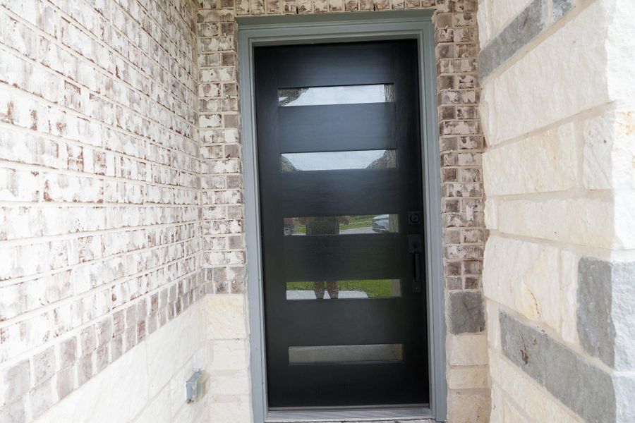 Exterior details and patio area of a home in Foxtail Palms, Manvel (Image 26).