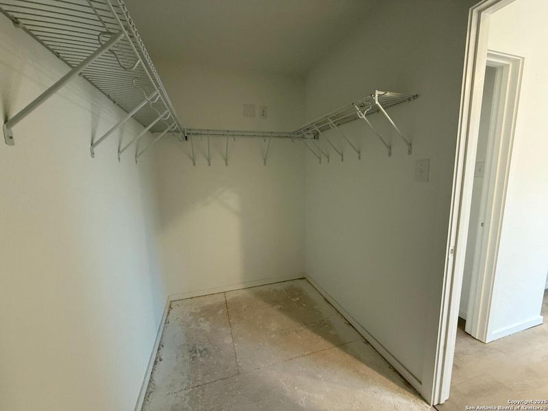 Image 37 of a home in Meadows at Hennersby Hollow 40's.