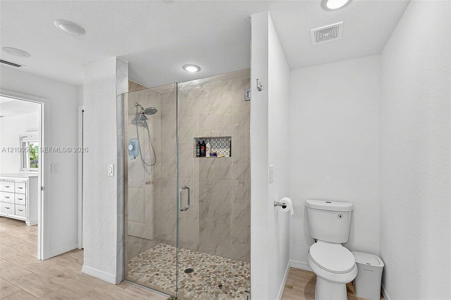 Furnished interior view inside a new home in , Cape Coral (Image 7).