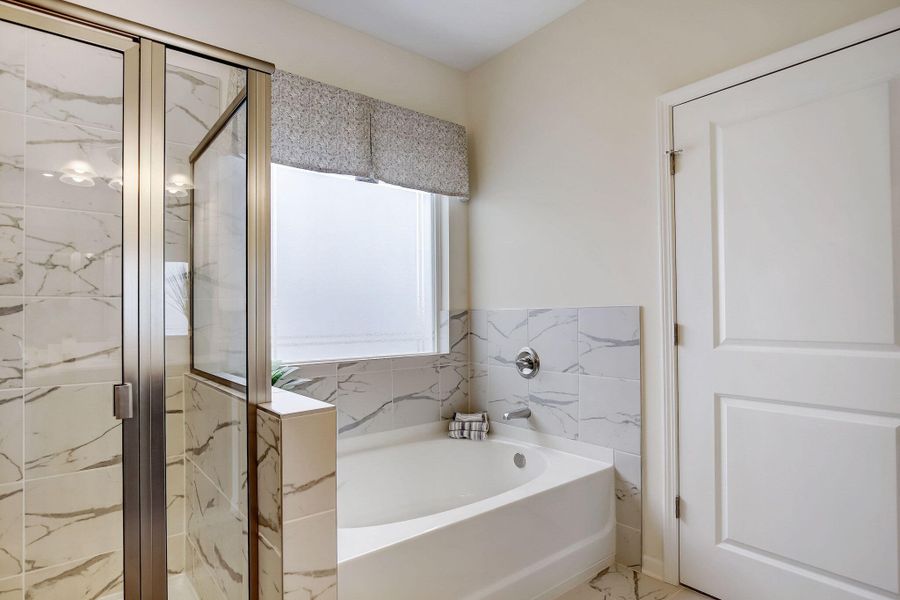 42-web-or-mls-Gatwick Dr-040 42-web-or-mls-Gatwick Dr-040