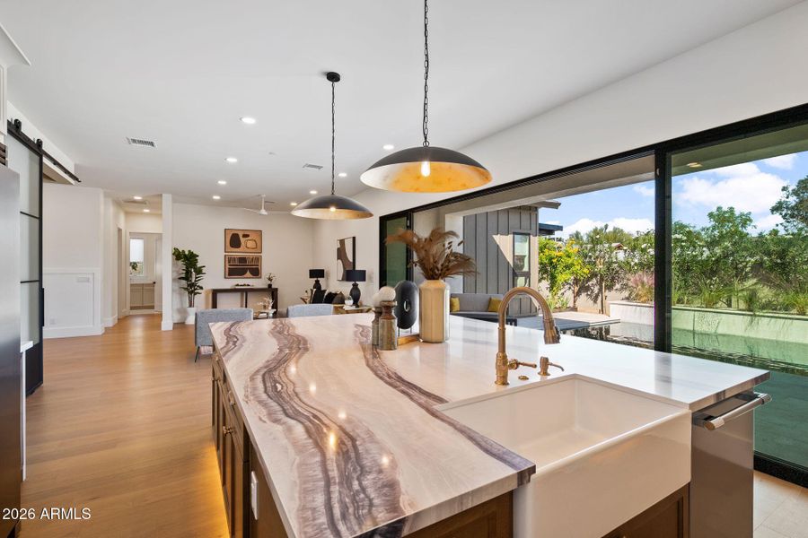 33-web-or-mls-A7405904