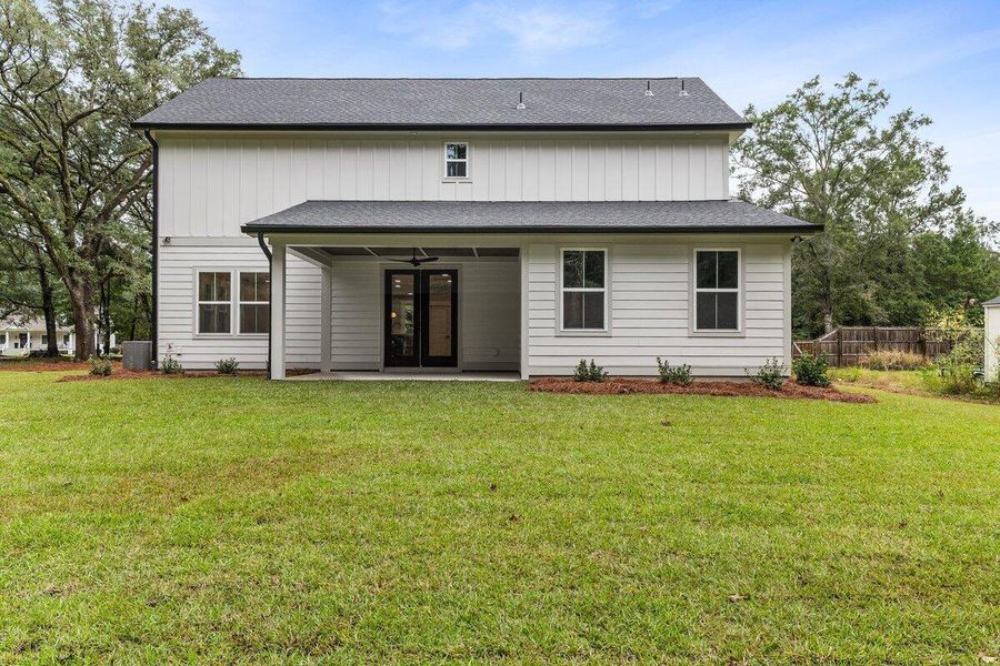 Exterior details and patio area of a home in , Ravenel (Image 3).