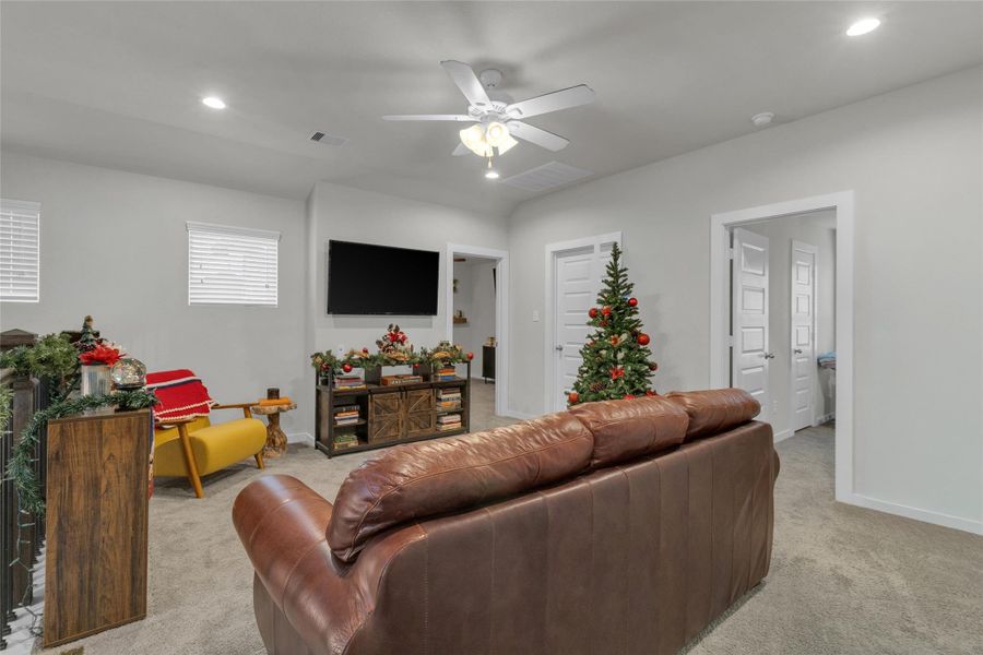 Furnished interior view inside a new home in Fairpark Village, Rosenberg (Image 17).