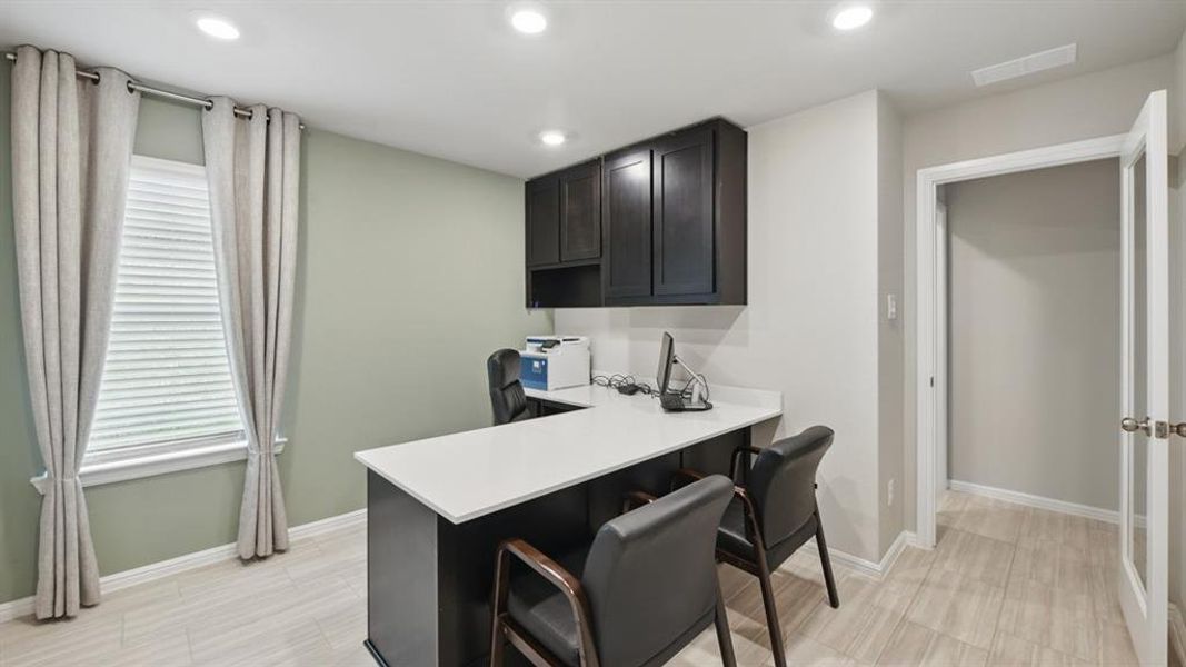 Furnished interior view inside a new home in Hickory Grove, Denton (Image 17).