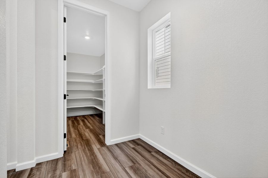 Spacious, unfurnished interior of a new home in Sterling Ranch Ascent Village, Littleton (Image 17).