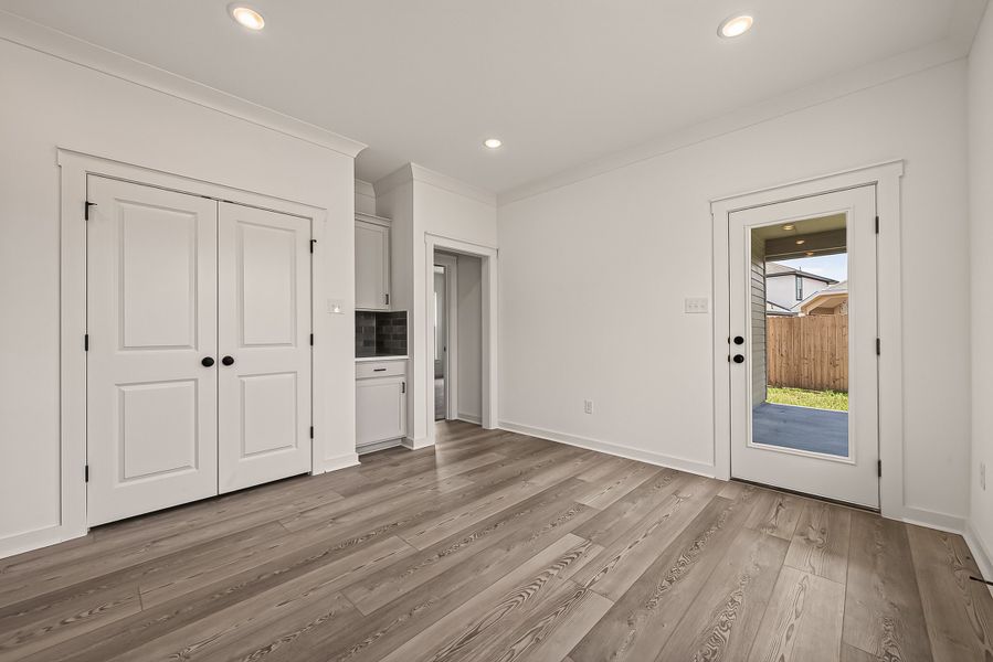 Spacious, unfurnished interior of a new home in Aldeana, Bonney (Image 23).