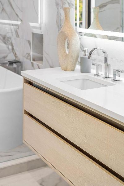 060-25833rdCourt-WestPalmBeach-FL-33407-