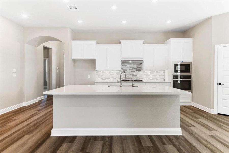 Furnished interior view inside a new home in Oaks of North Grove, Waxahachie (Image 4).